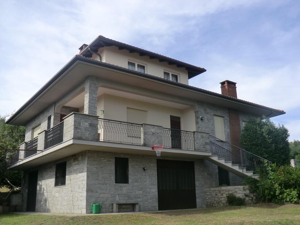 Ferienwohnung Casale Cadeloro Nebbiuno Exterior foto
