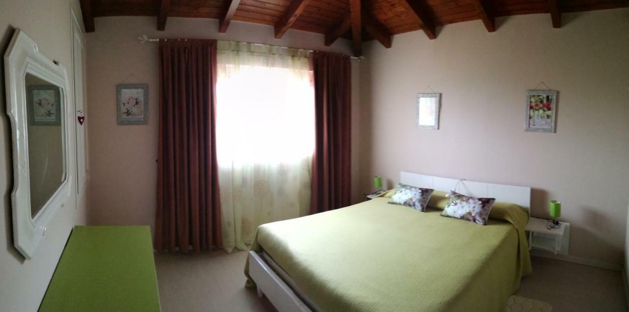 Ferienwohnung Casale Cadeloro Nebbiuno Exterior foto