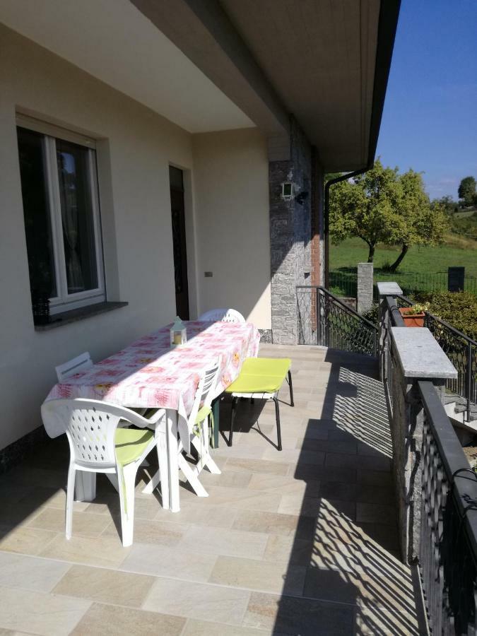 Ferienwohnung Casale Cadeloro Nebbiuno Exterior foto